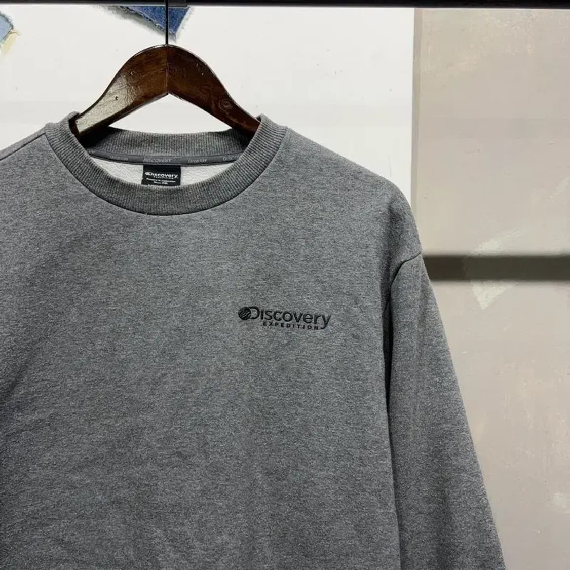 (95) 디스커버리 캐주얼 프린팅 기모 맨투맨 긴팔 티 상품이미지3