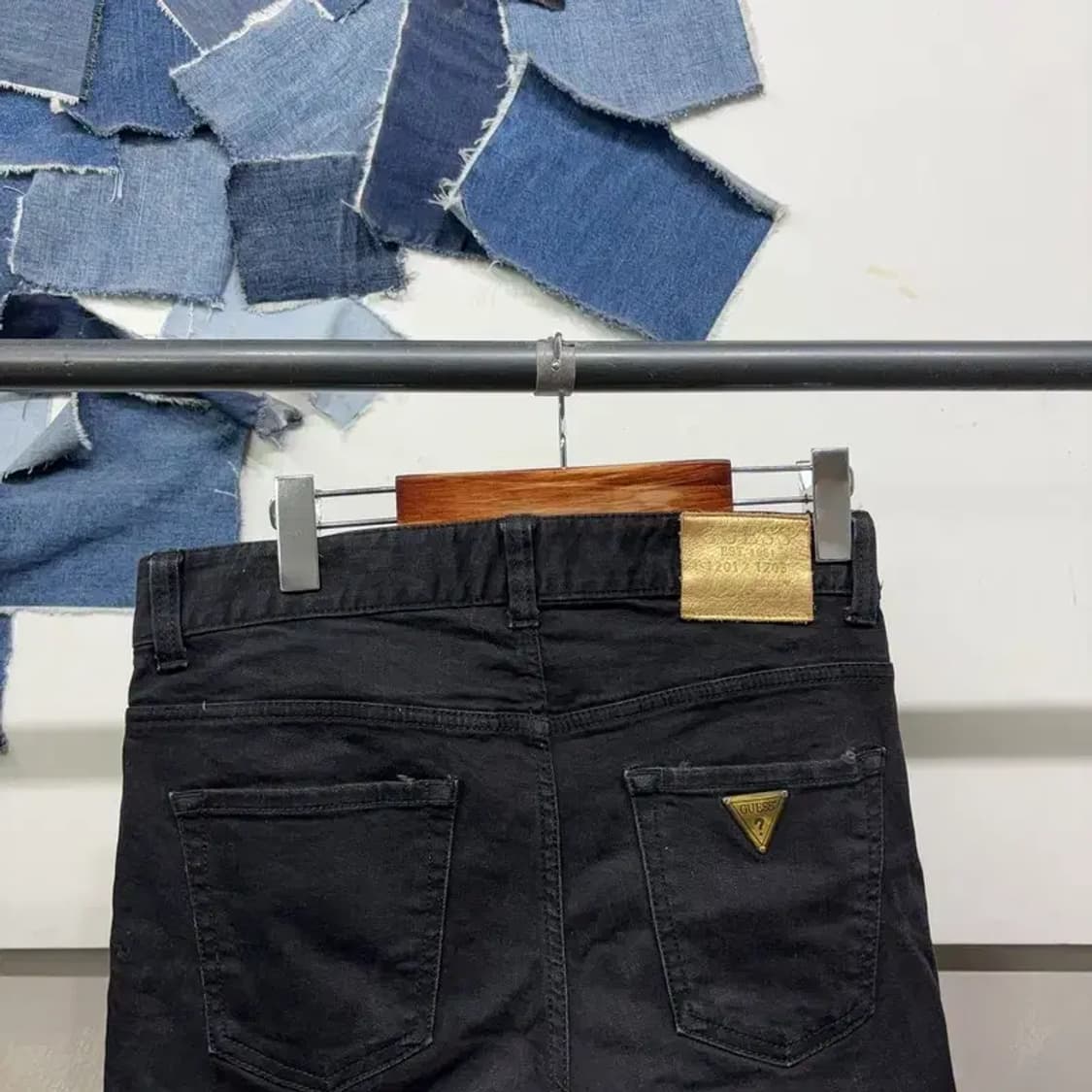 (29인치) 게스 여성 캐주얼 스판 흑청바지 블랙진 상품이미지4