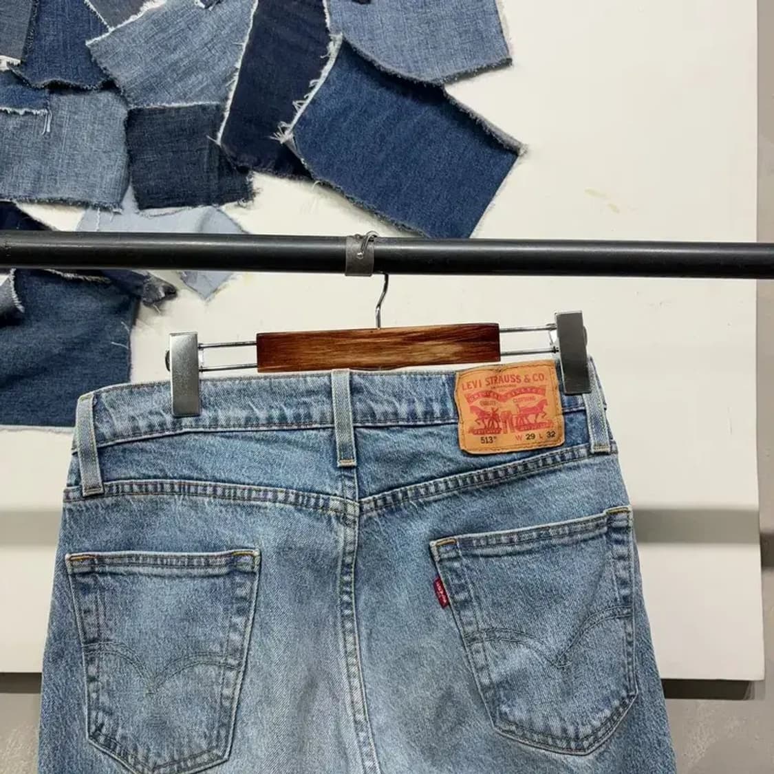 (29인치) 리바이스 513 캐주얼 약스판 워싱 연청바지 데님팬츠 상품이미지5