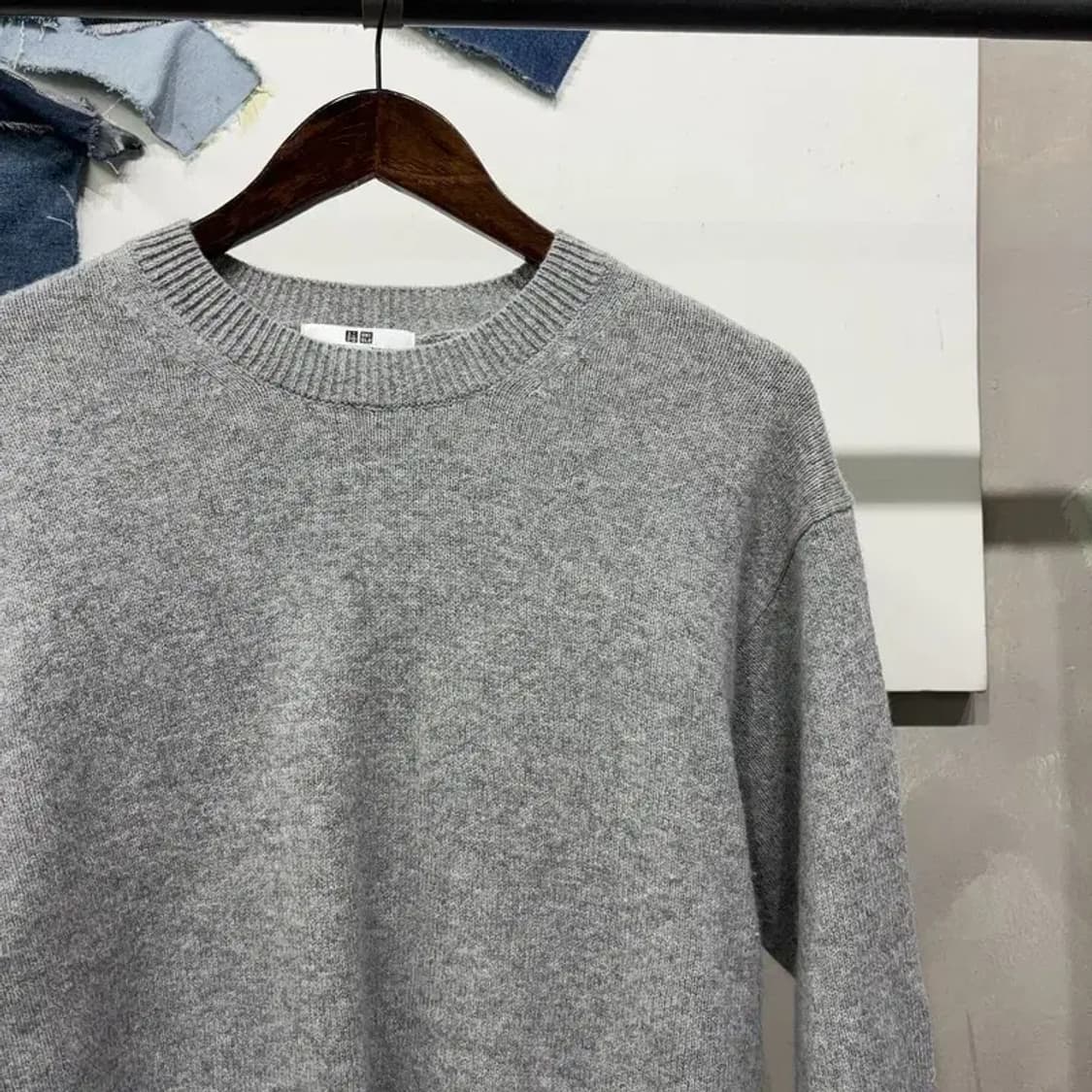 (100) 유니클로 여성 캐주얼 베이직 울 라운드 니트 상품이미지3