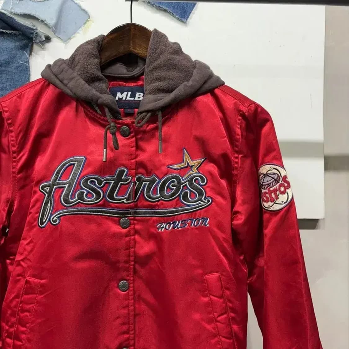 (90) MLB 여성 아스트로스 캐주얼 패딩 야구잠바 바시티 자켓 상품이미지3