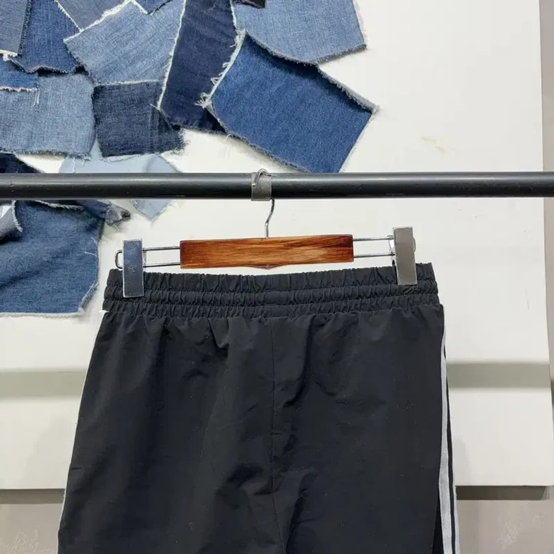 (23~25인치) 아디다스 여성 캐주얼 밴딩 패디드 조거팬츠 운동바지 상품이미지4