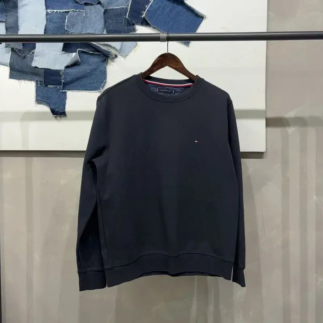 (100) 타미힐피거 캐주얼 자수 맨투맨 긴팔 티 상품이미지1