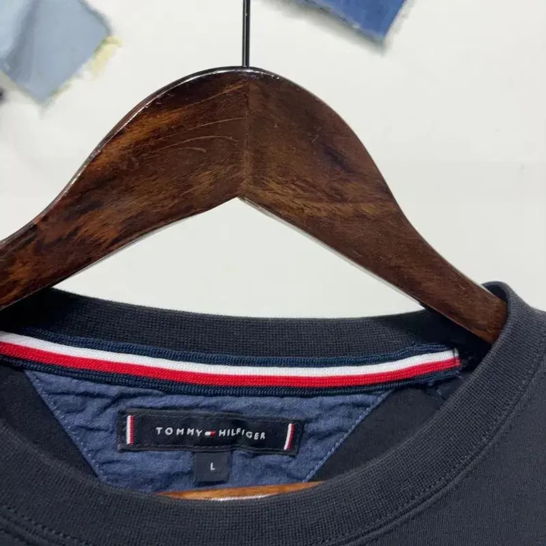 (100) 타미힐피거 캐주얼 자수 맨투맨 긴팔 티 상품이미지2