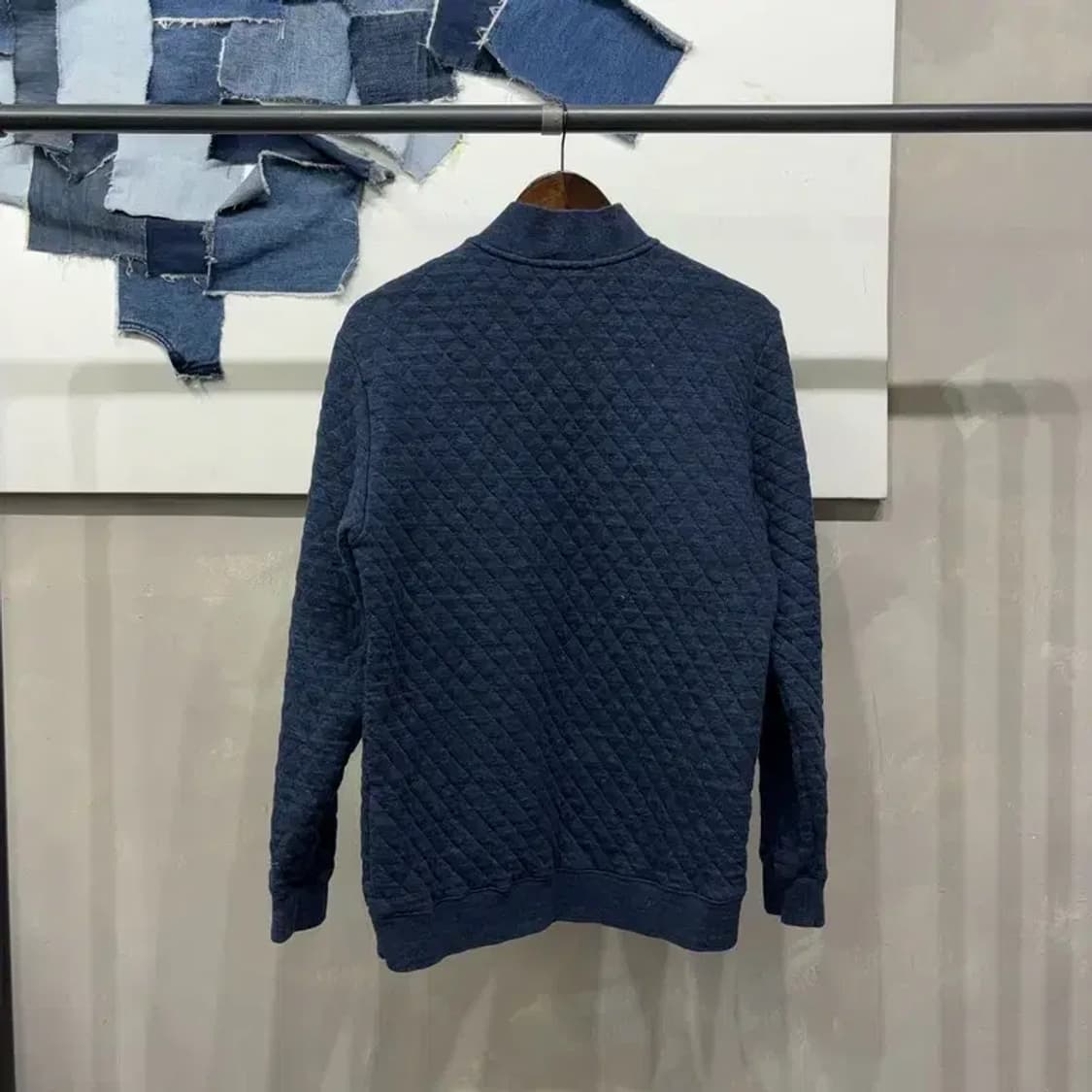 (100) 헤지스 클래식 캐주얼 누빔 반집업 맨투맨 긴팔 티 상품이미지4