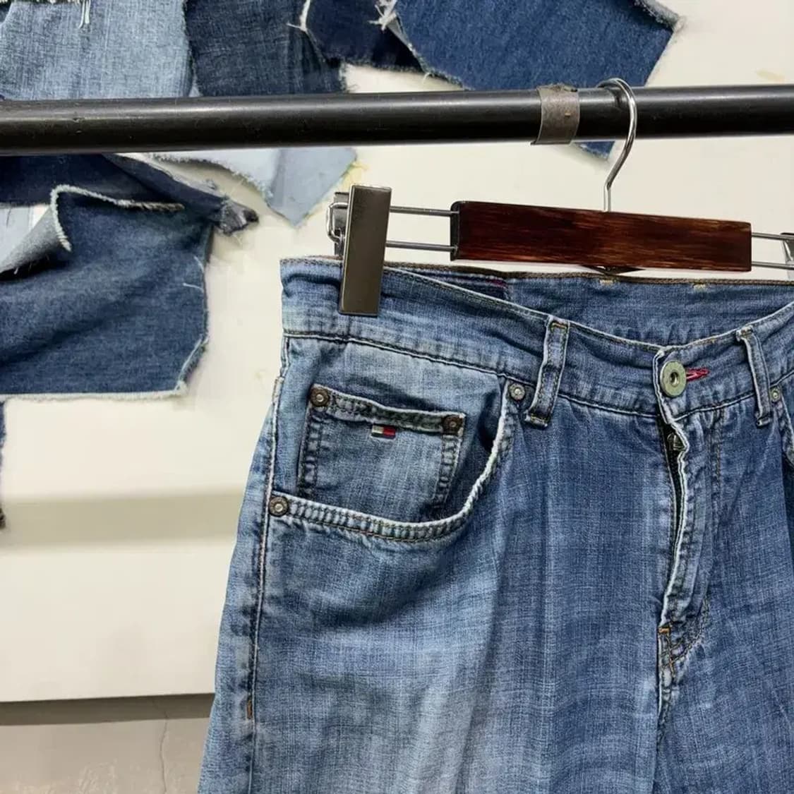 (32인치) 타미힐피거 캐주얼 워싱 진청바지 데님팬츠 상품이미지3