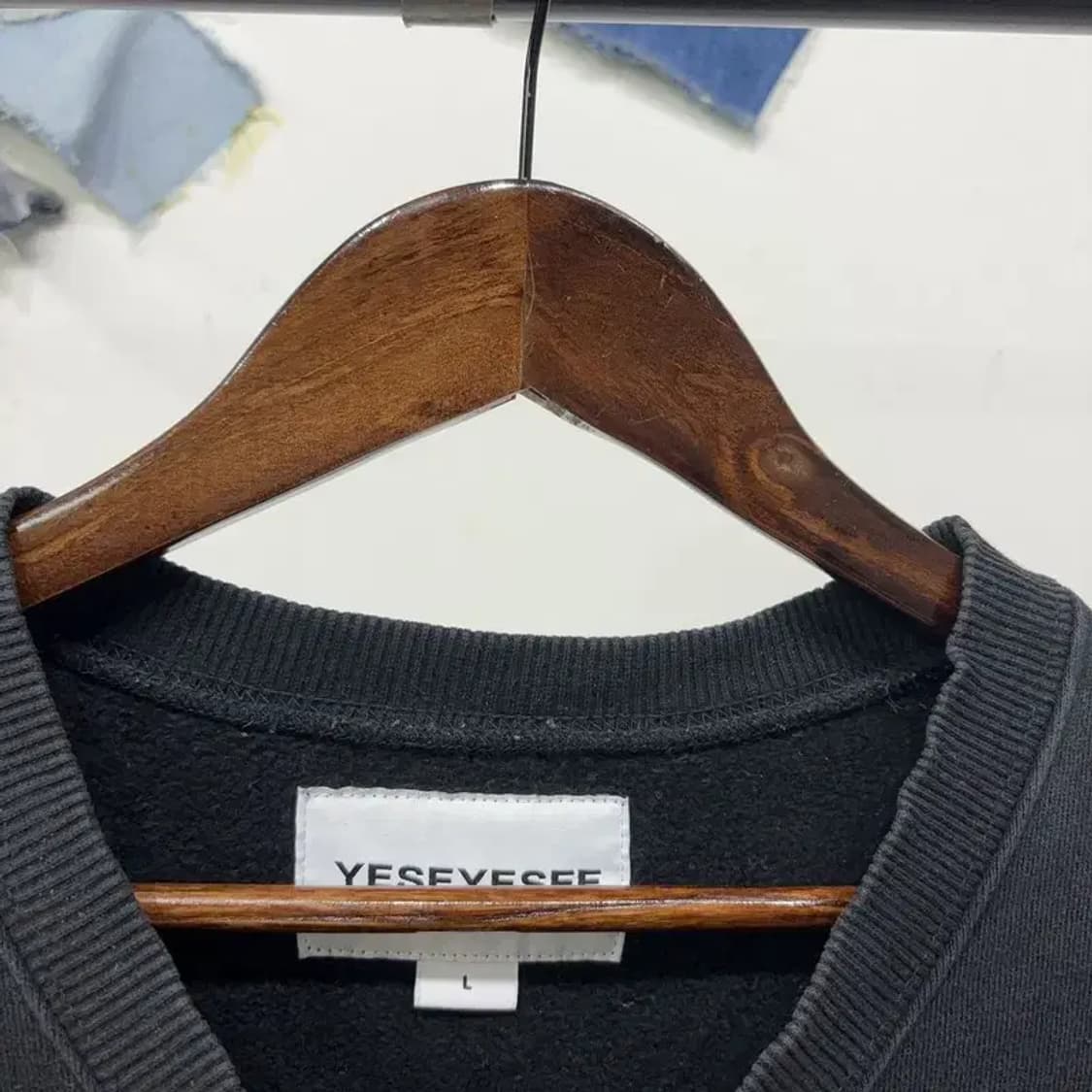 (100) 예스아이씨 캐주얼 기모 백프린팅 맨투맨 긴팔 티 상품이미지2