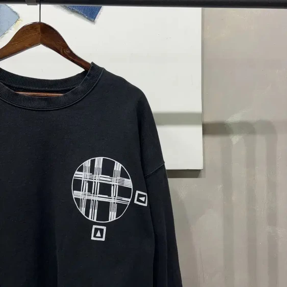 (100) 예스아이씨 캐주얼 기모 백프린팅 맨투맨 긴팔 티 상품이미지3