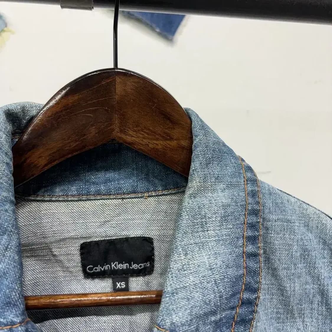 (80) 캘빈클라인 CK 여성 워싱 데님 트러커 청자켓 상품이미지2
