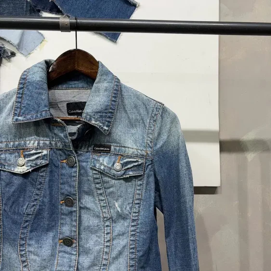 (80) 캘빈클라인 CK 여성 워싱 데님 트러커 청자켓 상품이미지3