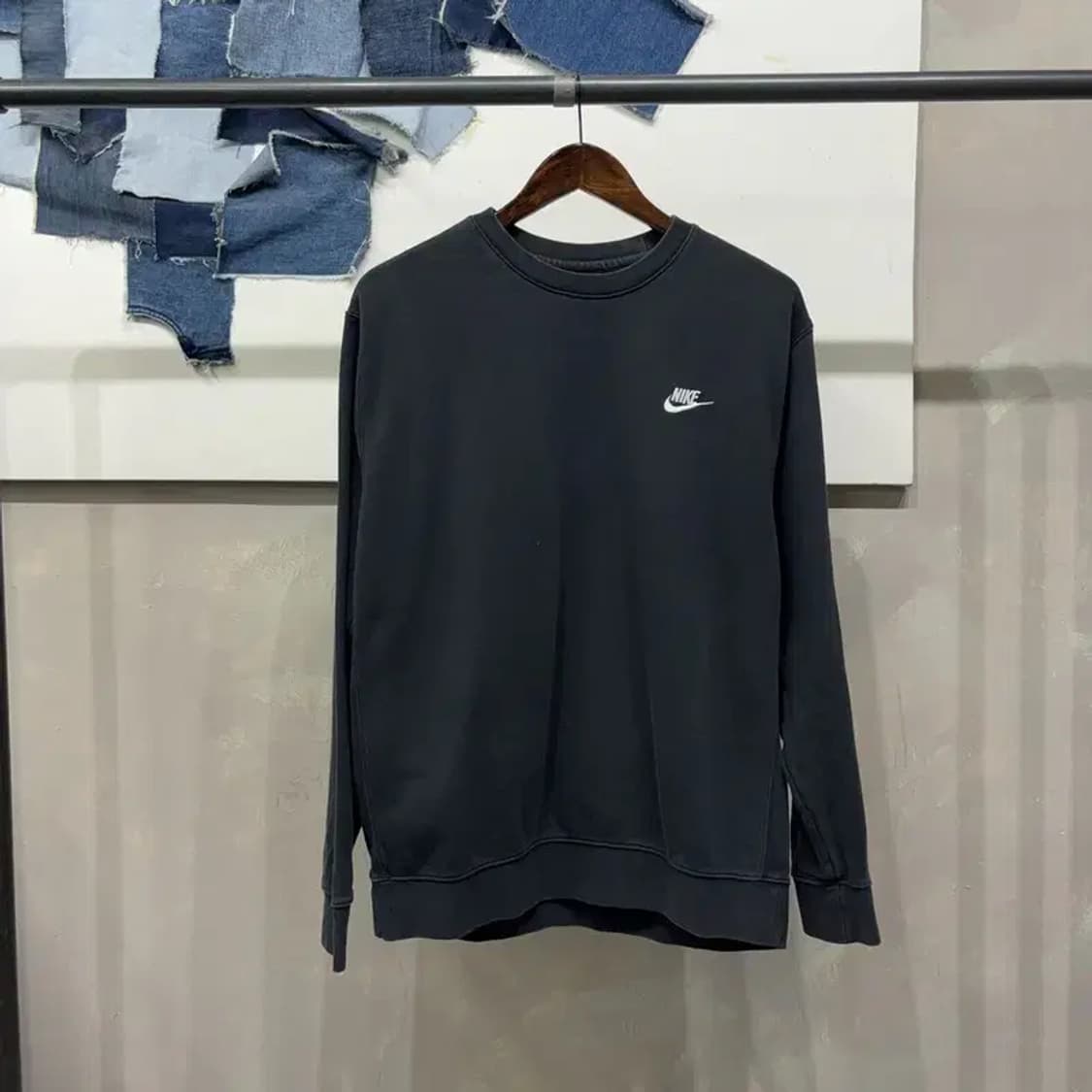 (105) 나이키 캐주얼 스트릿 자수 맨투맨 긴팔 티 상품이미지1