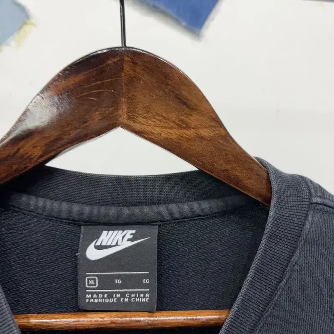 (105) 나이키 캐주얼 스트릿 자수 맨투맨 긴팔 티 상품이미지2