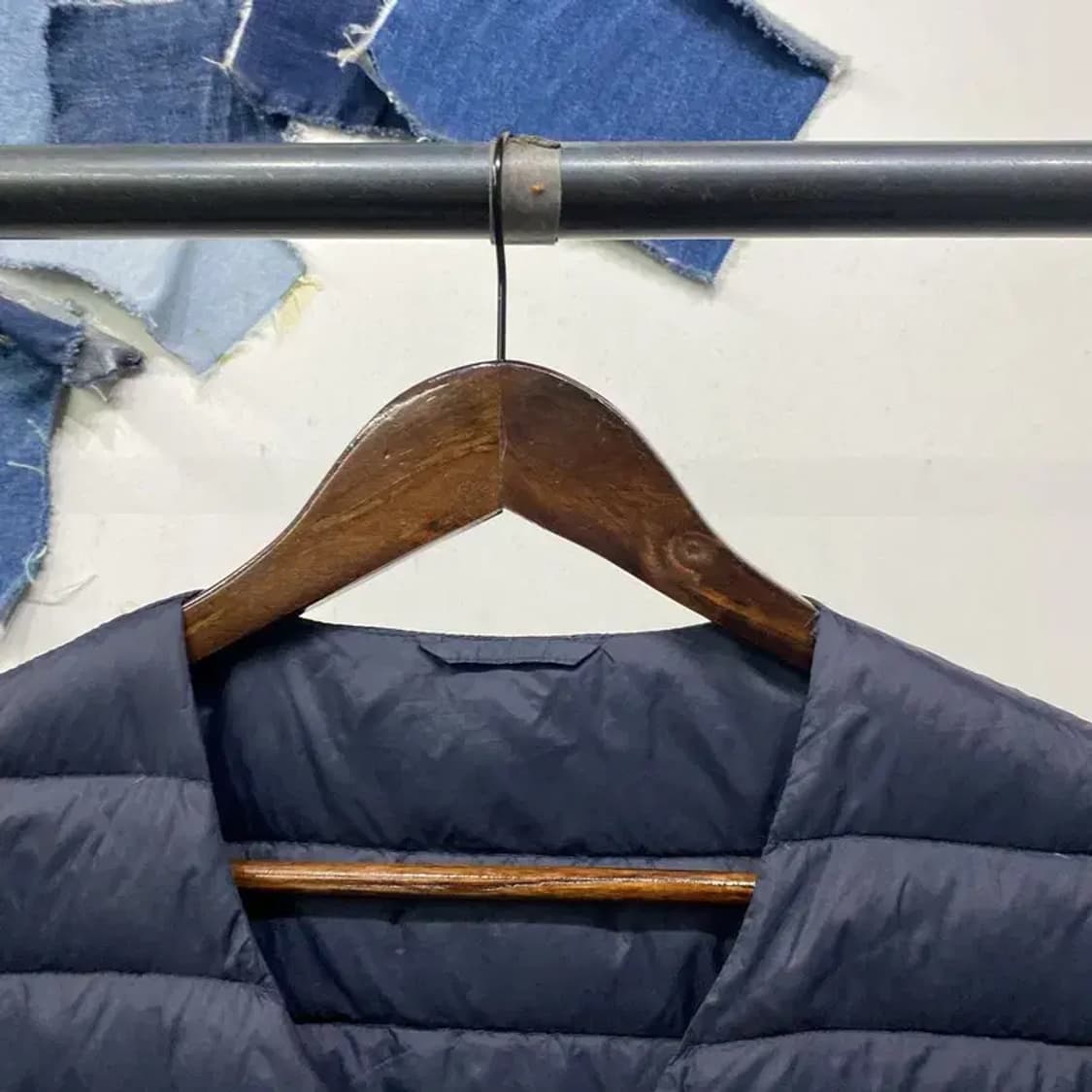 (105) 지오다노 캐주얼 덕다운 오리털 네이비 경량 패딩조끼 상품이미지2