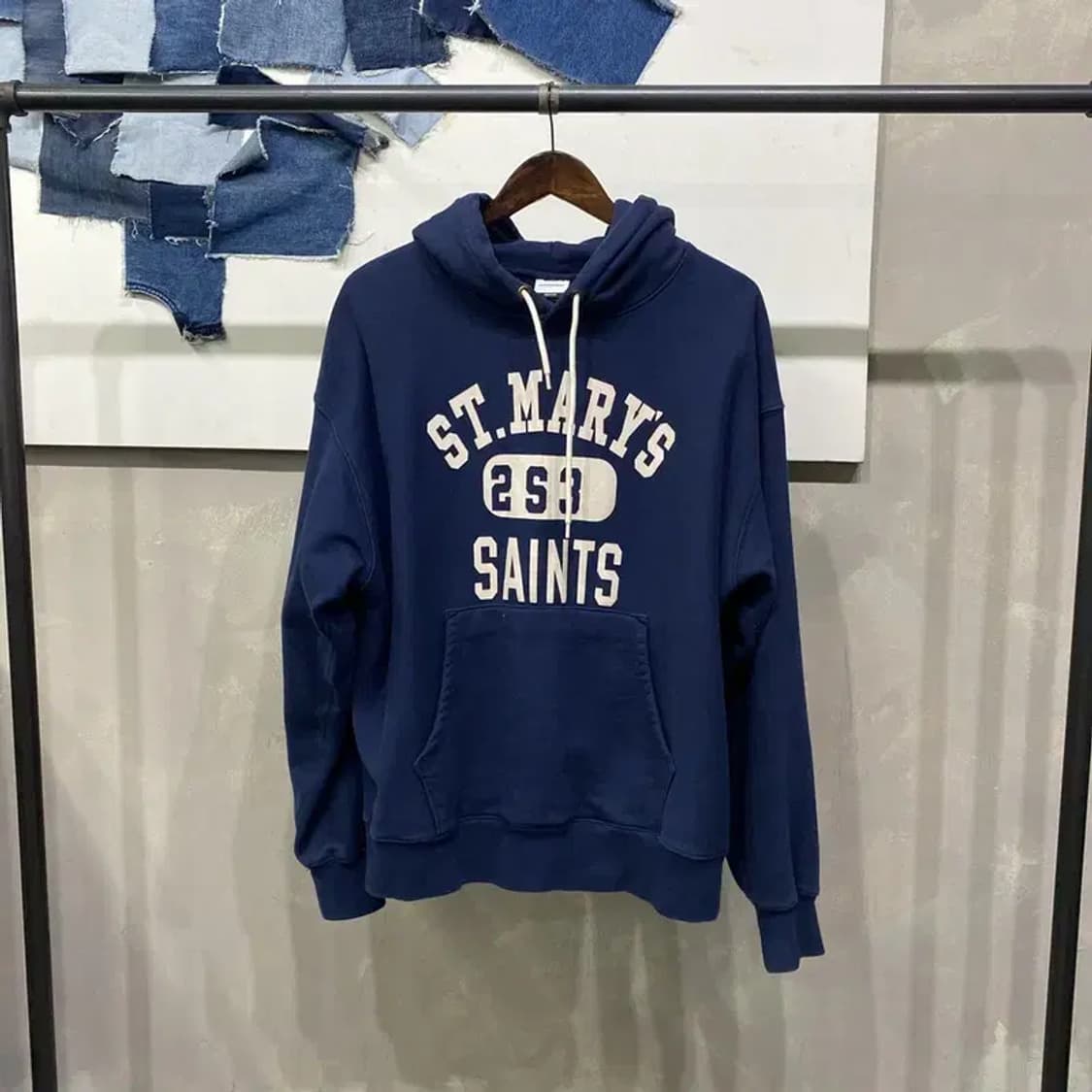 (100) 아웃스탠딩 캐주얼 빅프린팅 네이비 후드티 상품이미지1