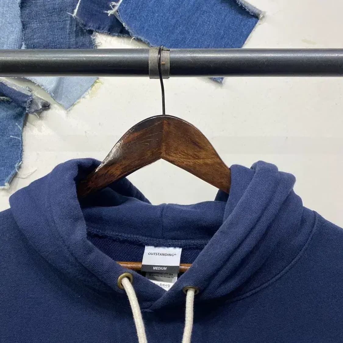 (100) 아웃스탠딩 캐주얼 빅프린팅 네이비 후드티 상품이미지2