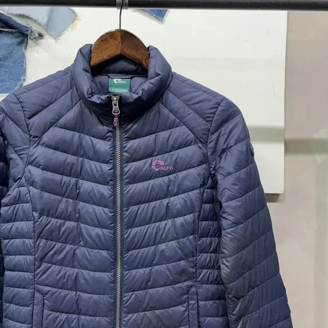 (90) 네파 여성 등산 아웃도어 구스다운 거위털 경량패딩 상품이미지3