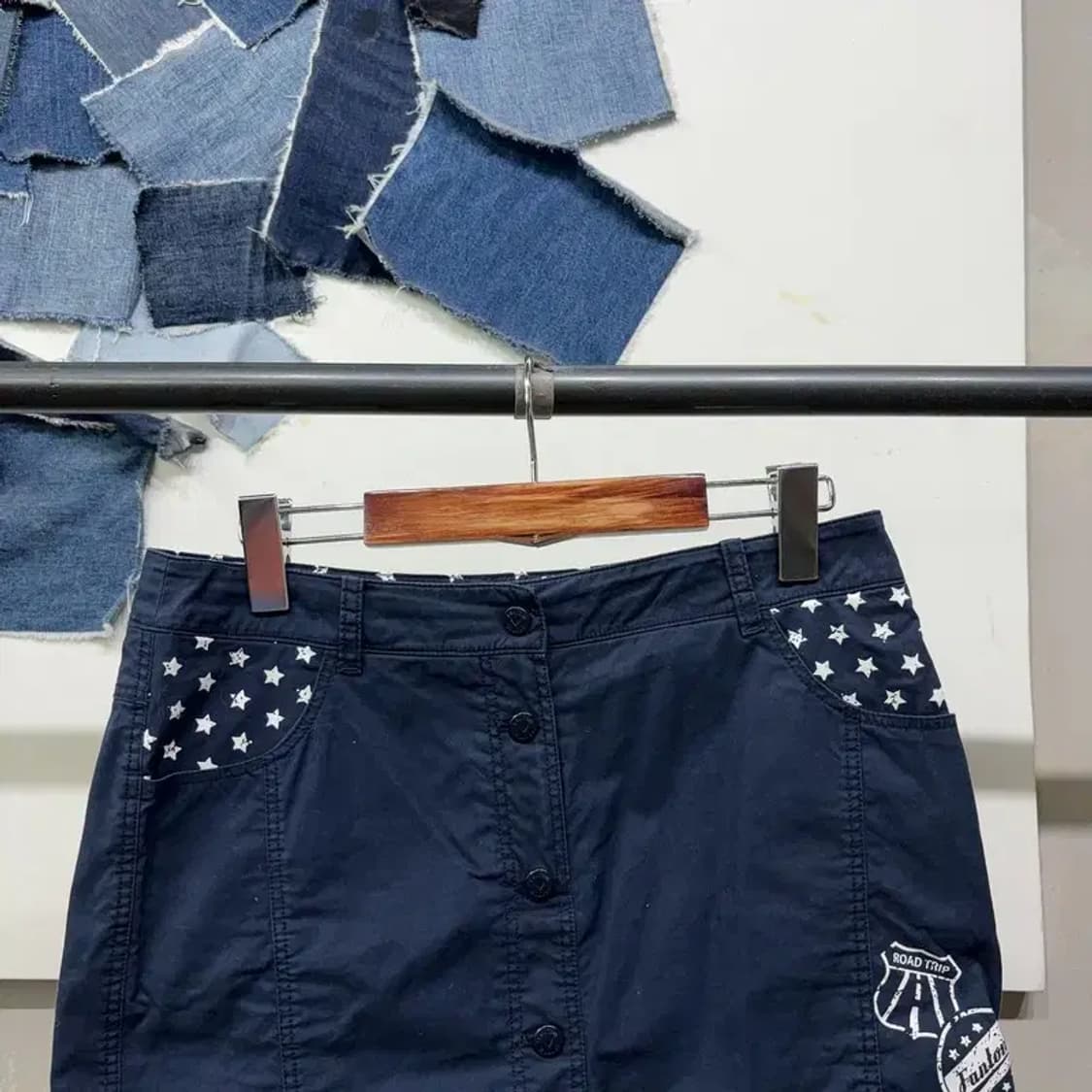 (28인치) 팬텀 여성 골프 네이비 버튼업 미니스커트 치마 상품이미지2