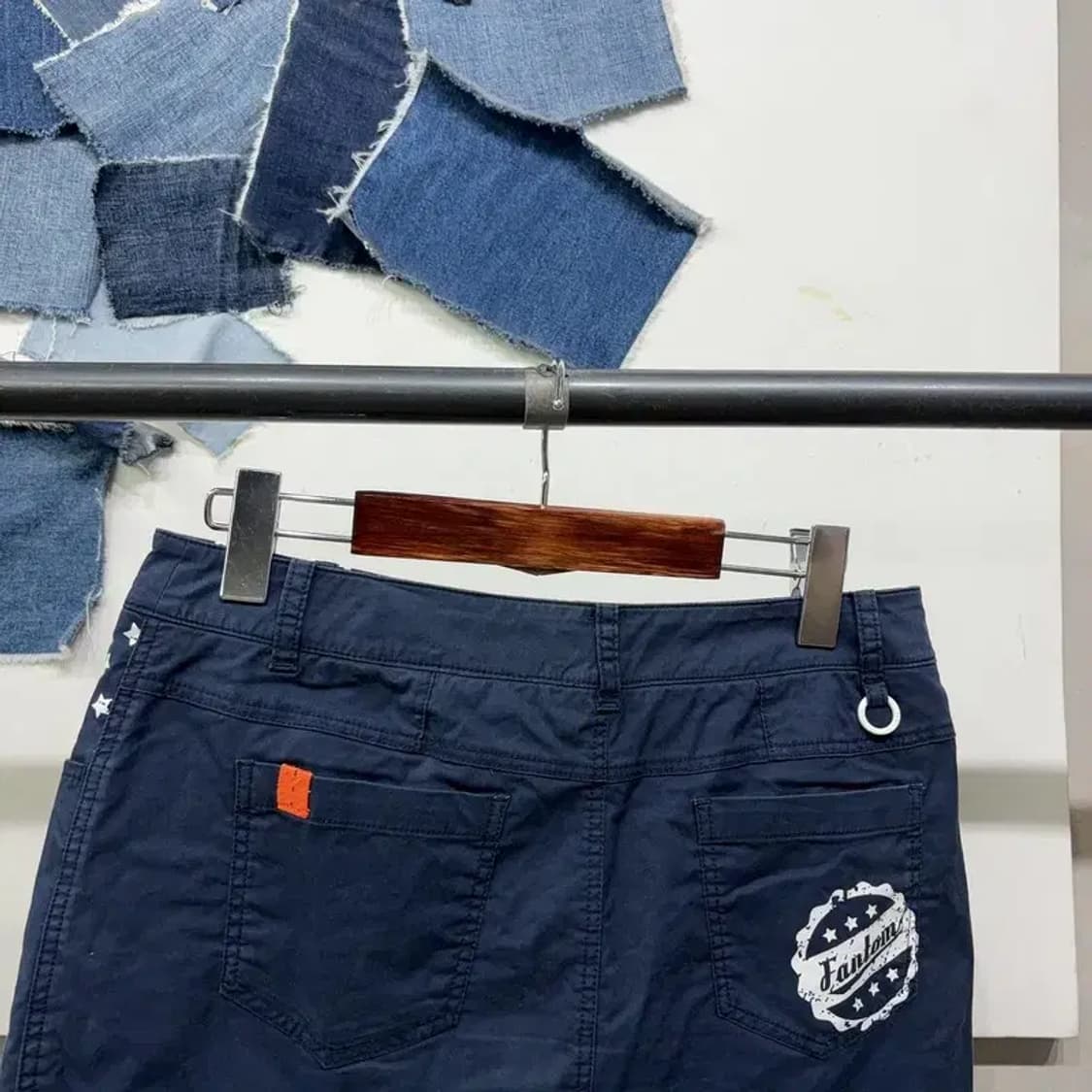 (28인치) 팬텀 여성 골프 네이비 버튼업 미니스커트 치마 상품이미지4