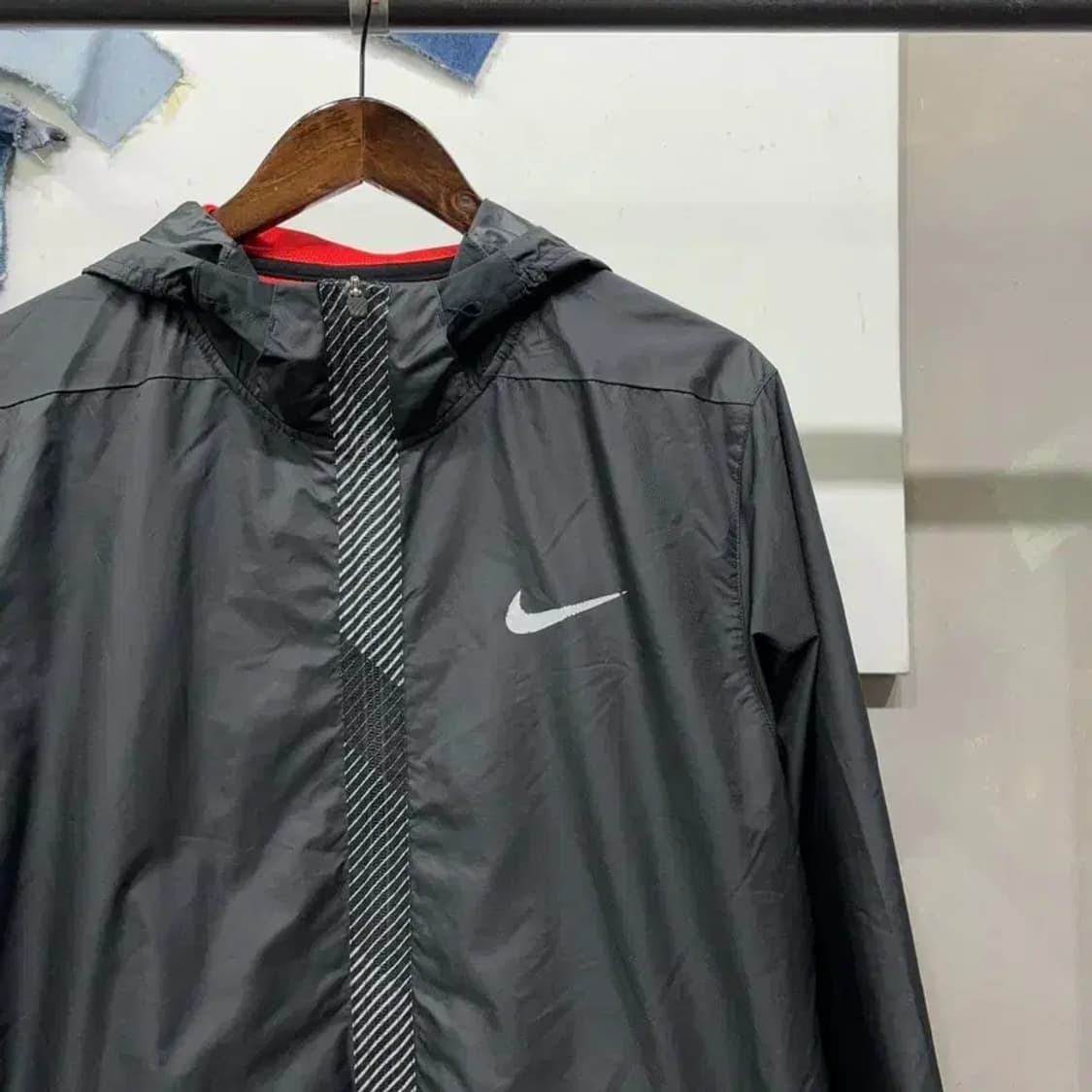 (105) 나이키 스포츠 캐주얼 후드 바람막이 자켓 상품이미지3