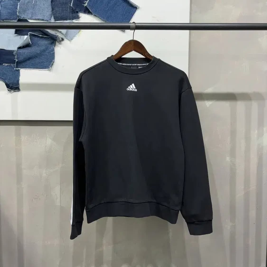 (100) 아디다스 캐주얼 스트릿 센터 로고 맨투맨 긴팔 티 상품이미지1