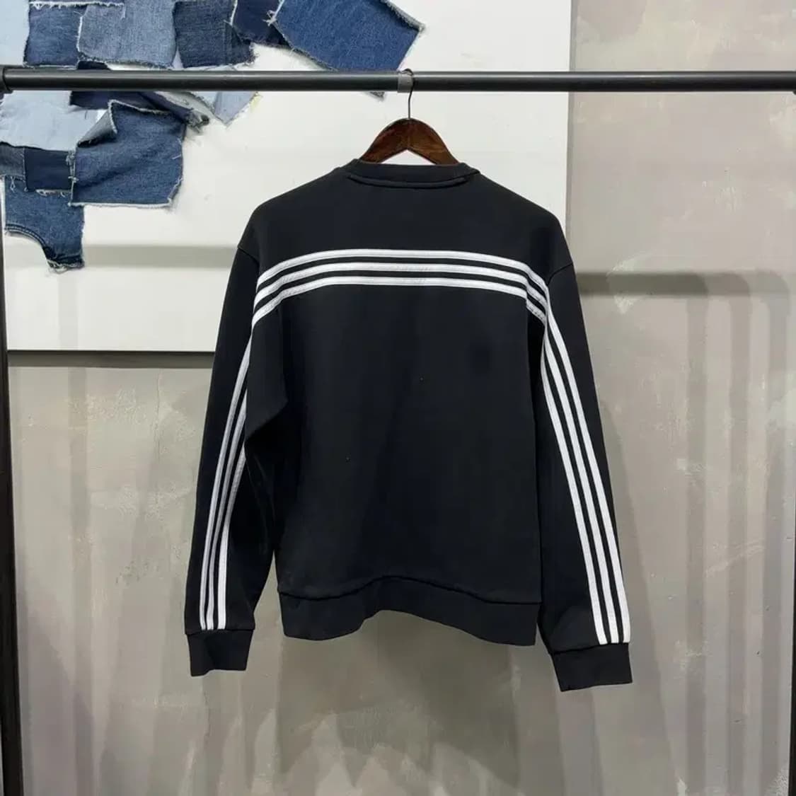 (100) 아디다스 캐주얼 스트릿 센터 로고 맨투맨 긴팔 티 상품이미지4