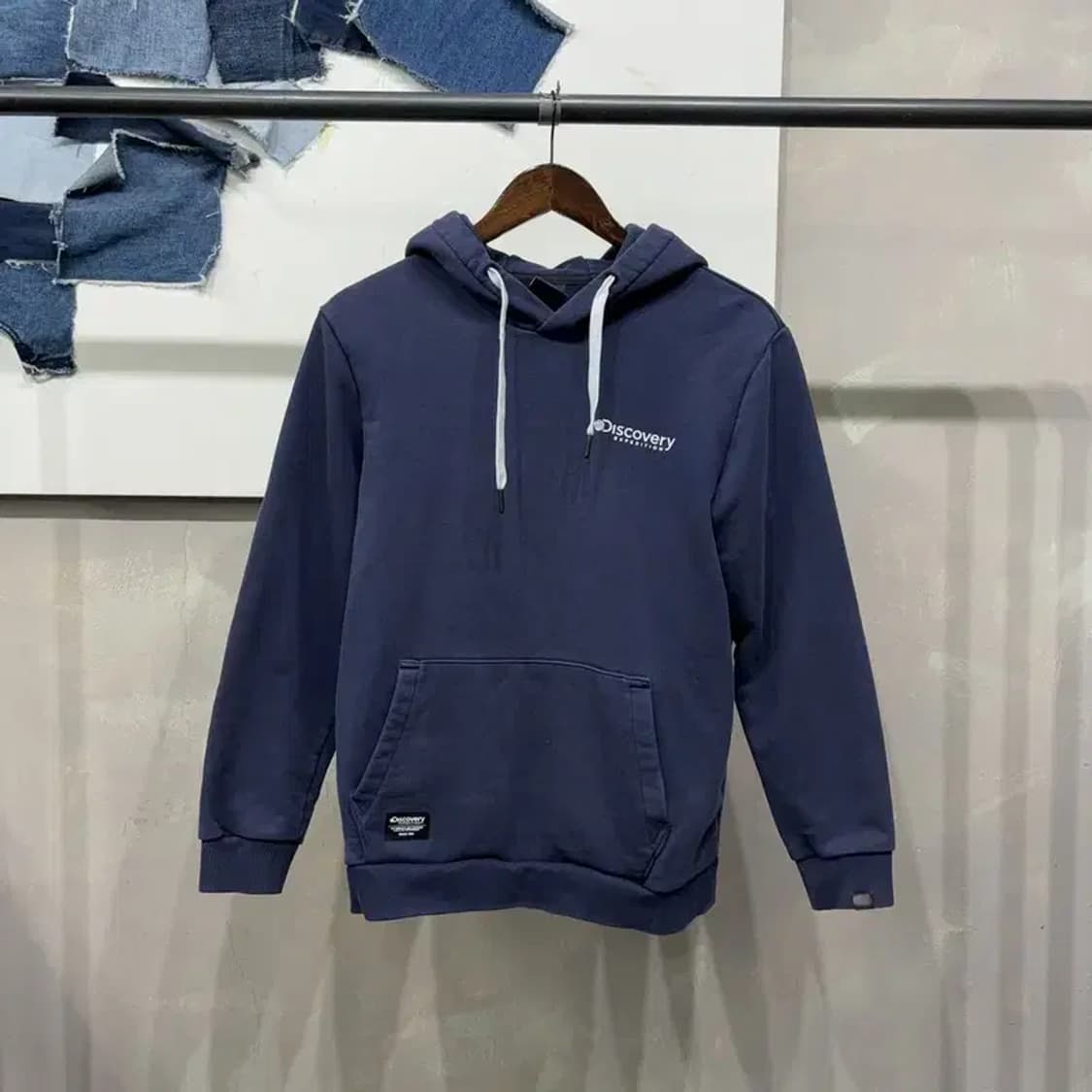 (95) 디스커버리 캐주얼 네이비 프린팅 후드티 상품이미지1