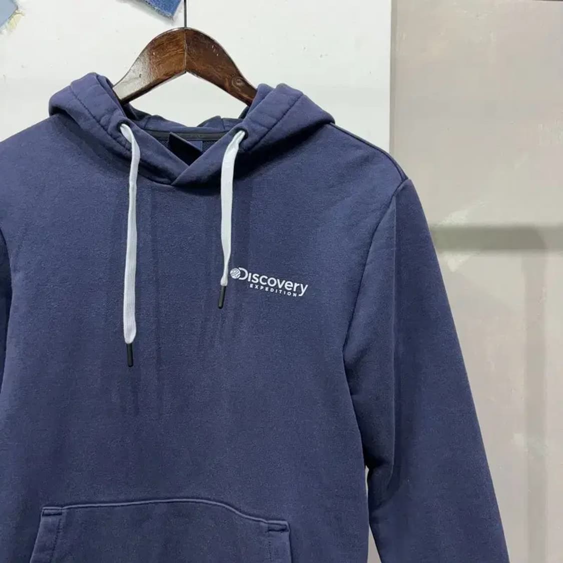 (95) 디스커버리 캐주얼 네이비 프린팅 후드티 상품이미지3