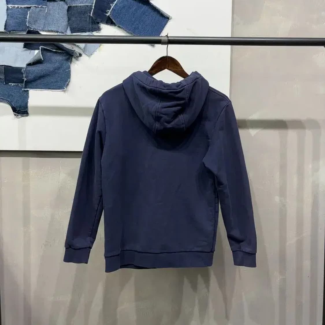 (95) 디스커버리 캐주얼 네이비 프린팅 후드티 상품이미지4