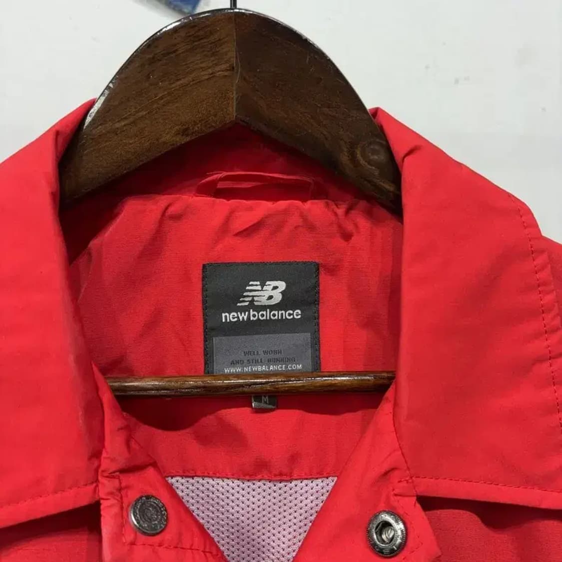 (95) 뉴발란스 캐주얼 백플인팅 바람막이 코치 자켓 상품이미지2