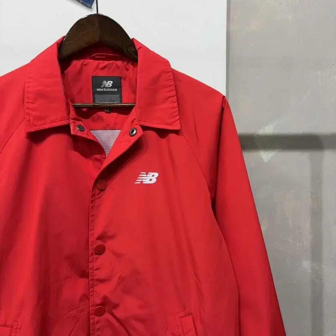 (95) 뉴발란스 캐주얼 백플인팅 바람막이 코치 자켓 상품이미지3