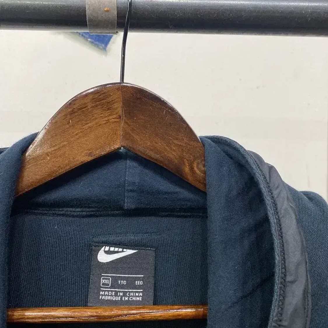 (110) 나이키 스트릿 캐주얼 네이비 자수 후드티 상품이미지2