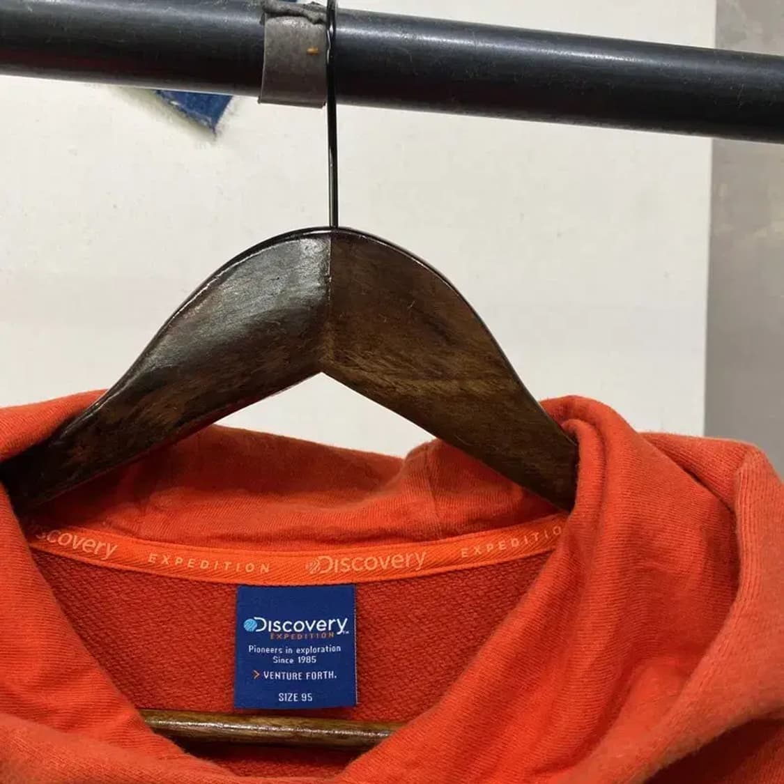 (95) 디스커버리 여성 캐주얼 오렌지 프린팅 후드티 상품이미지2