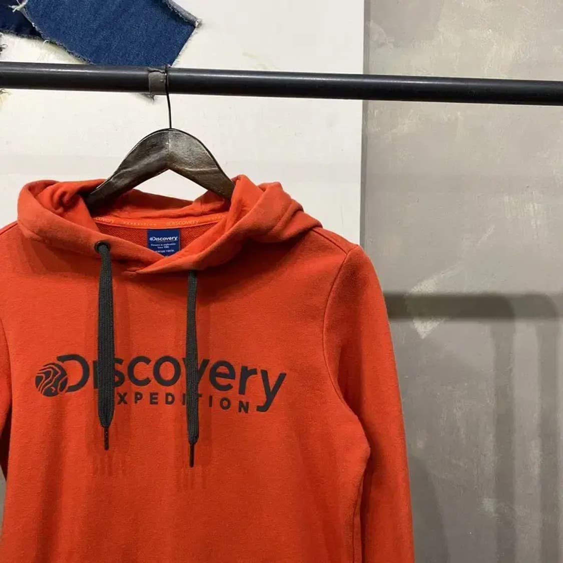 (95) 디스커버리 여성 캐주얼 오렌지 프린팅 후드티 상품이미지3