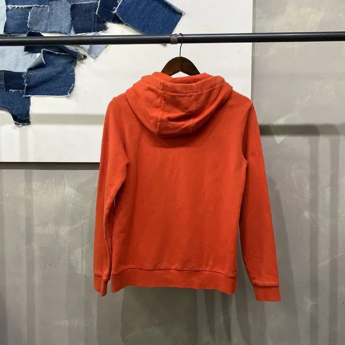 (95) 디스커버리 여성 캐주얼 오렌지 프린팅 후드티 상품이미지4