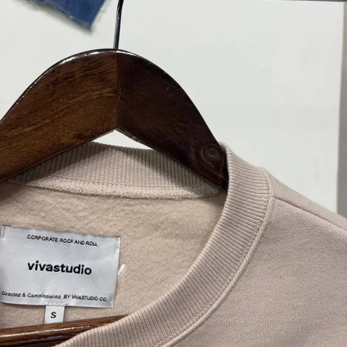 (90) 비바스튜디오 캐주얼 기모 자수 맨투맨 긴팔 티 상품이미지2