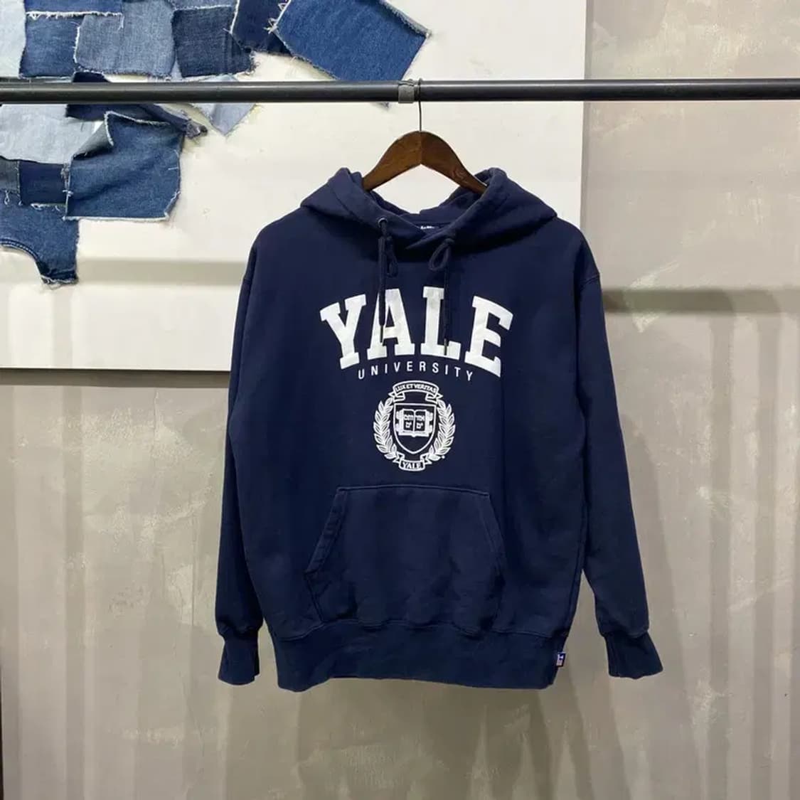(90) 예일 캐주얼 네이비 빅프린팅 기모 후드티 상품이미지1