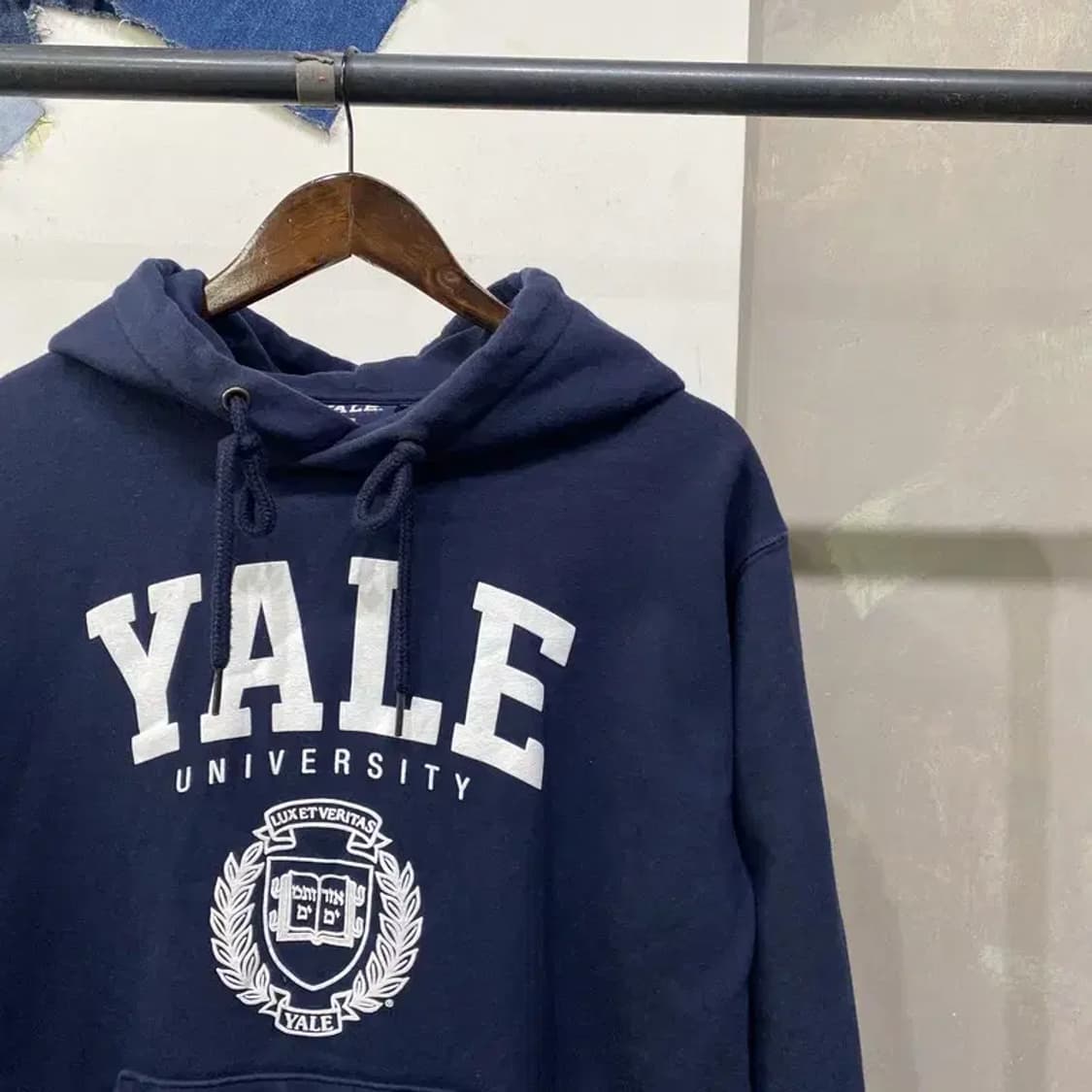 (90) 예일 캐주얼 네이비 빅프린팅 기모 후드티 상품이미지3