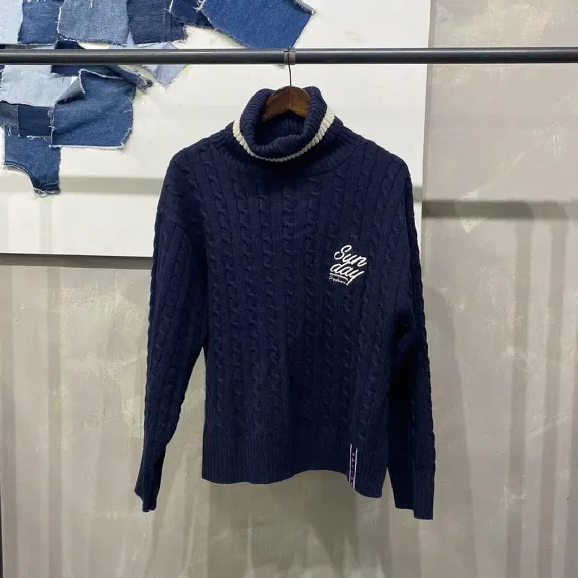 (90) 로맨틱크라운 여성 캐주얼 케이블 목폴라 꽈배기 니트 상품이미지1