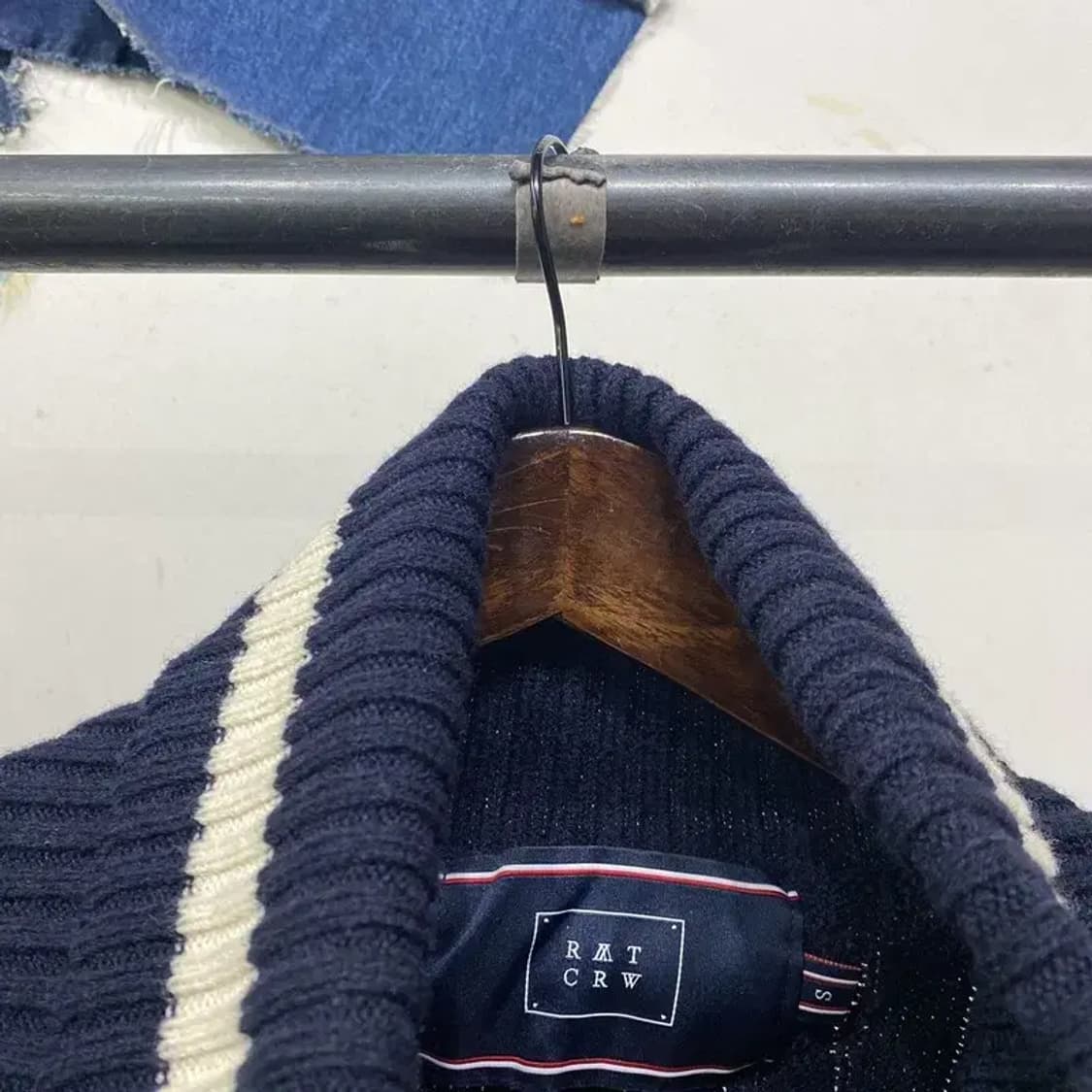 (90) 로맨틱크라운 여성 캐주얼 케이블 목폴라 꽈배기 니트 상품이미지2