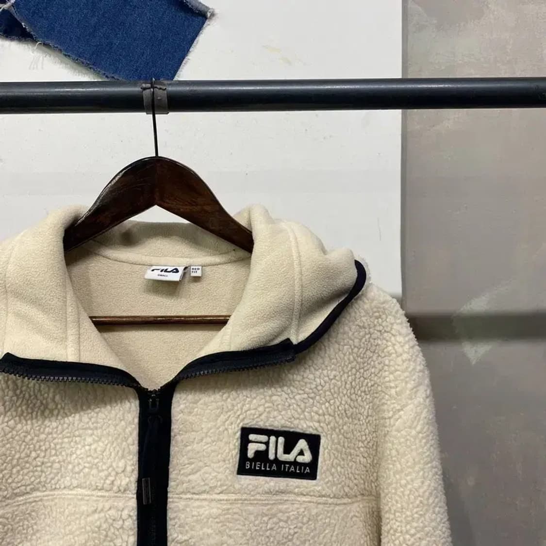 (90) 필라 캐주얼 자수 후드 양털 뽀글이 후리스 자켓 상품이미지3