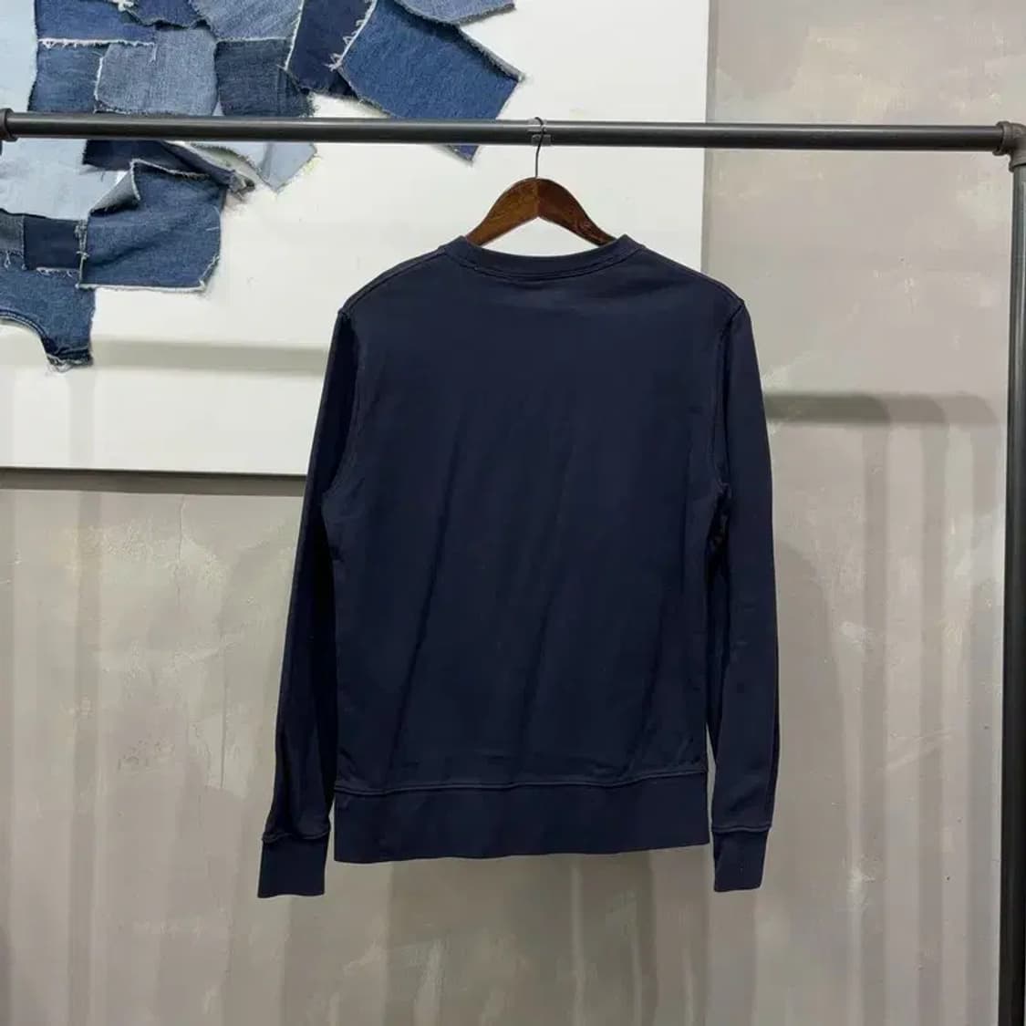(95) 아르켓 캐주얼 미니멀리즘 네이비 맨투맨 긴팔 티 상품이미지5