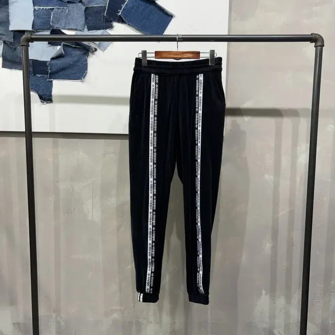 (24~26인치) 아디다스 여성 밴딩 벨벳 조거팬츠 트레이닝팬츠 상품이미지1