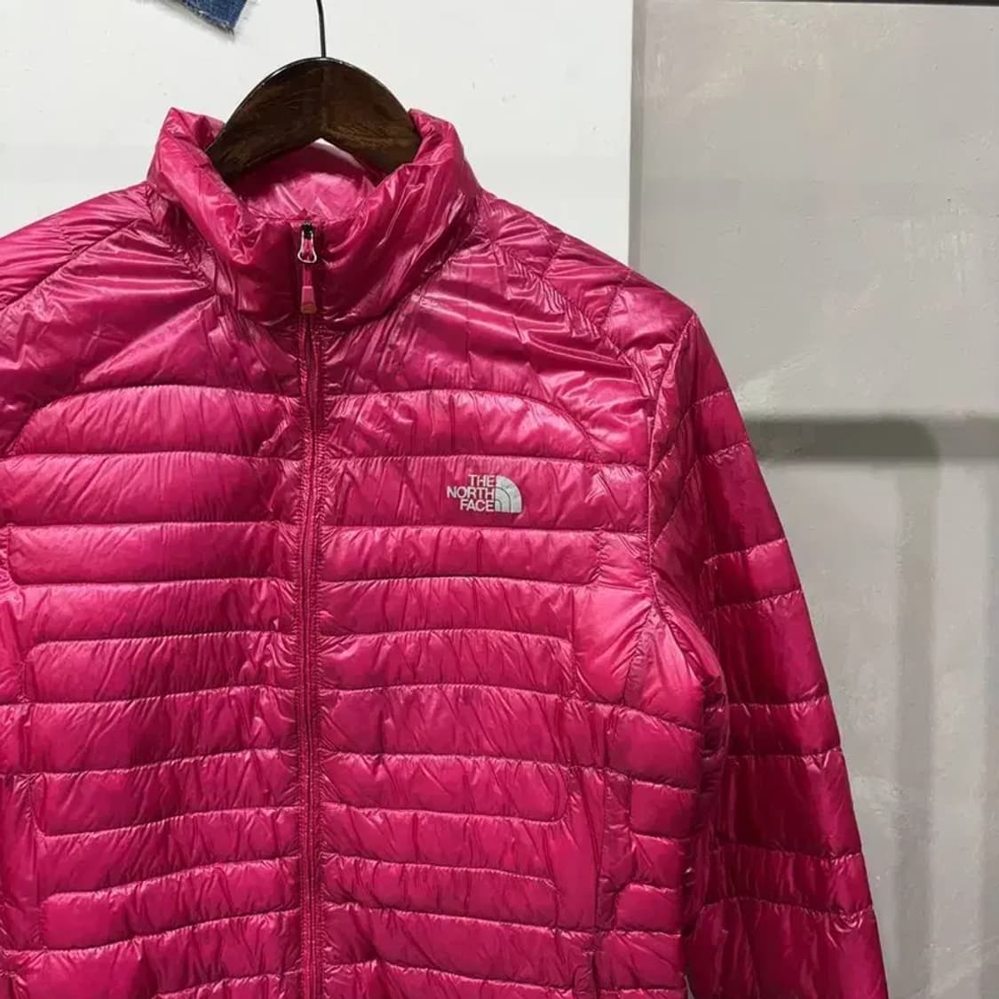 (90) 노스페이스 여성 구스다운 핑크 거위털 경량패딩 상품이미지3
