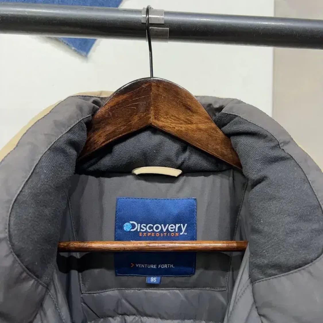 (95) 디스커버리 아웃도어 구스다운 거위털 멀티포켓 하프패딩 상품이미지2