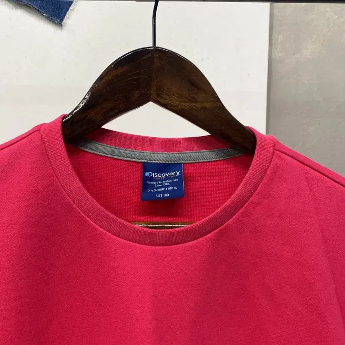 (100) 디스커버리 여성 아웃도어 캐주얼 빅프린팅 긴팔 티 상품이미지2