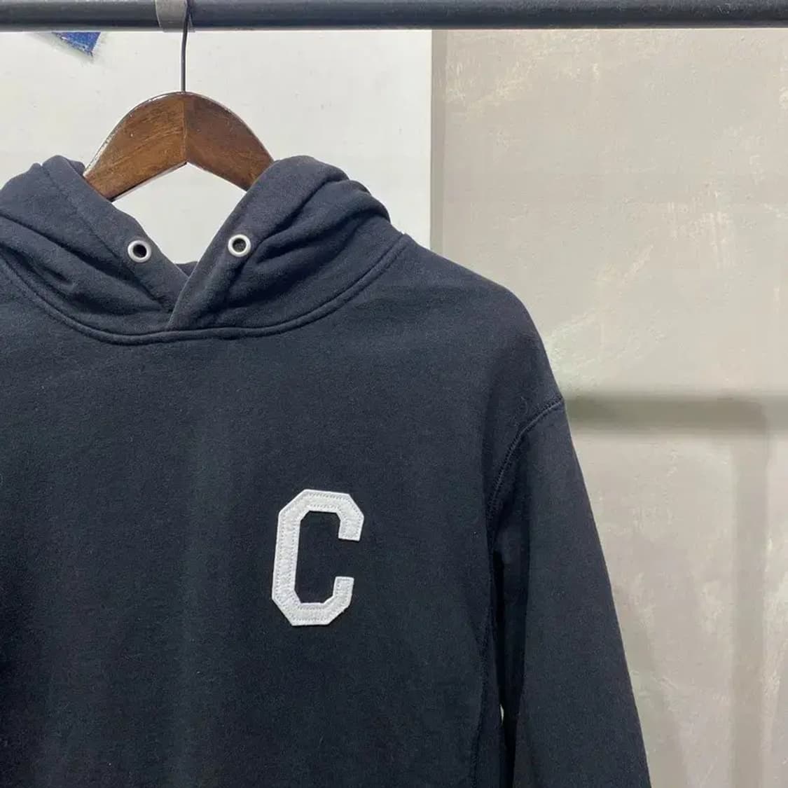 (100) 커버낫 스트릿 캐주얼 C로고 자수 블랙 후드티 상품이미지3