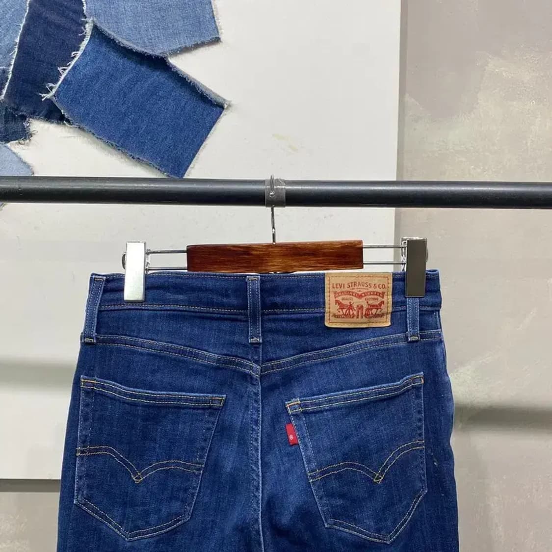 (27인치) 리바이스 724 여성 블랭크탭 스판 진청바지 데님팬츠 상품이미지4