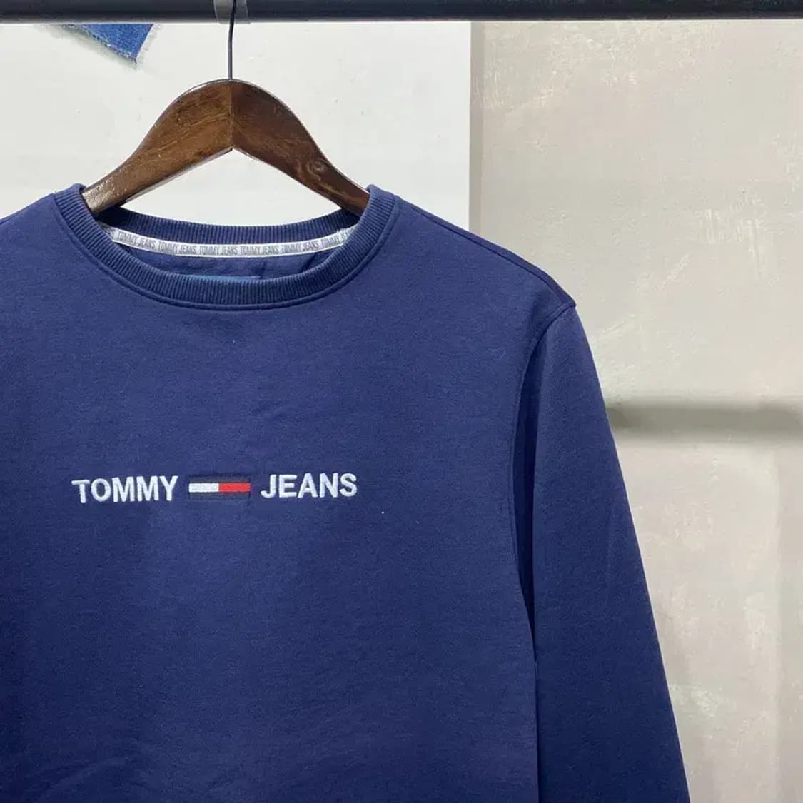 (100) 타미진스 캐주얼 자수 기모 맨투맨 긴팔 티 상품이미지3