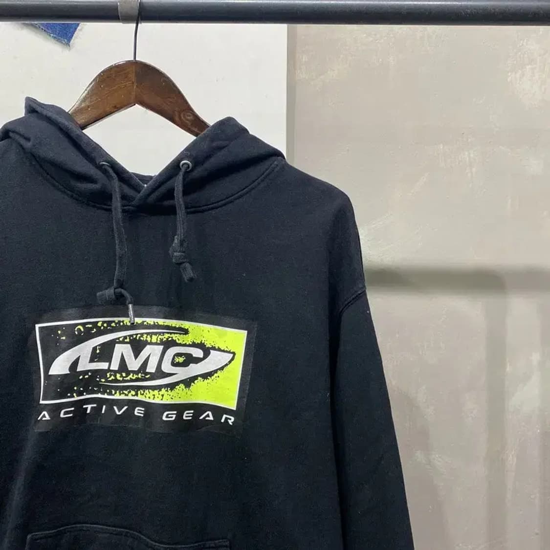 (95) LMC 스트릿 빅프린팅 블랙 후드티 상품이미지3