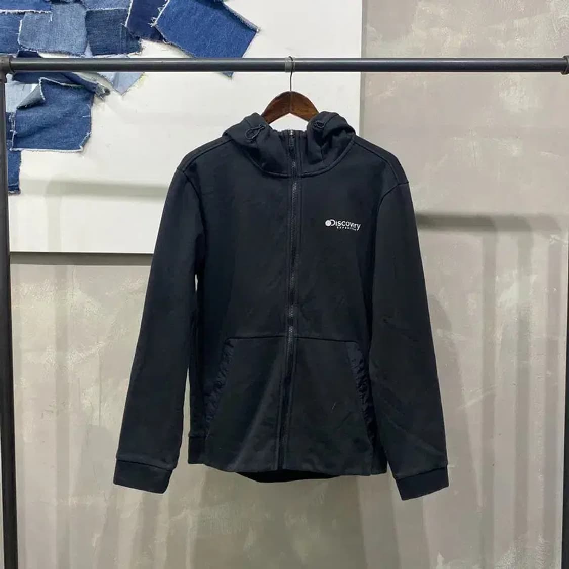 (105) 디스커버리 아웃도어 캐주얼 자수 기모 후드집업 자켓 상품이미지1